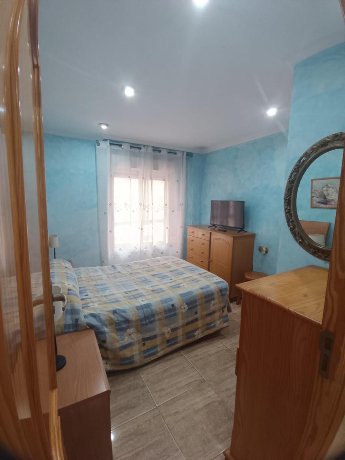 Pet Friendly - Apartamento Centrico Y Cerca De La Playa Санта Пола Экстерьер фото