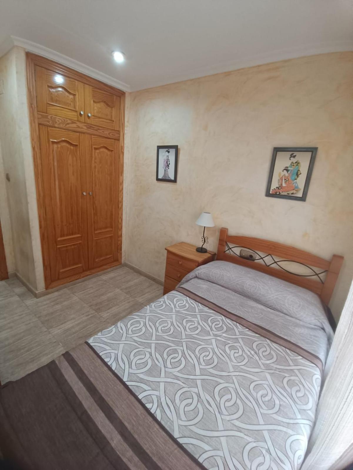 Pet Friendly - Apartamento Centrico Y Cerca De La Playa Санта Пола Экстерьер фото